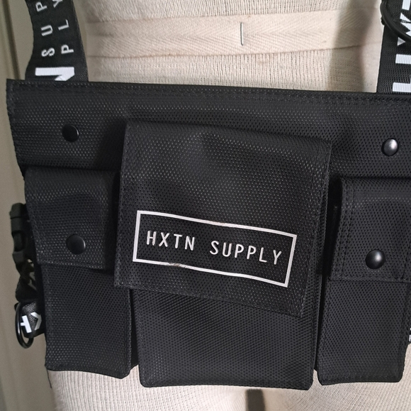 HXTN Supply Urban Chest bag pouch unisex lightweight tough minimalist travel - Picture 9 of 9